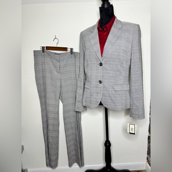 NWT Nine West Two Button Plaid Pant Suit Grey Size 10 Pants & Blazer Size 12 - Picture 1 of 16